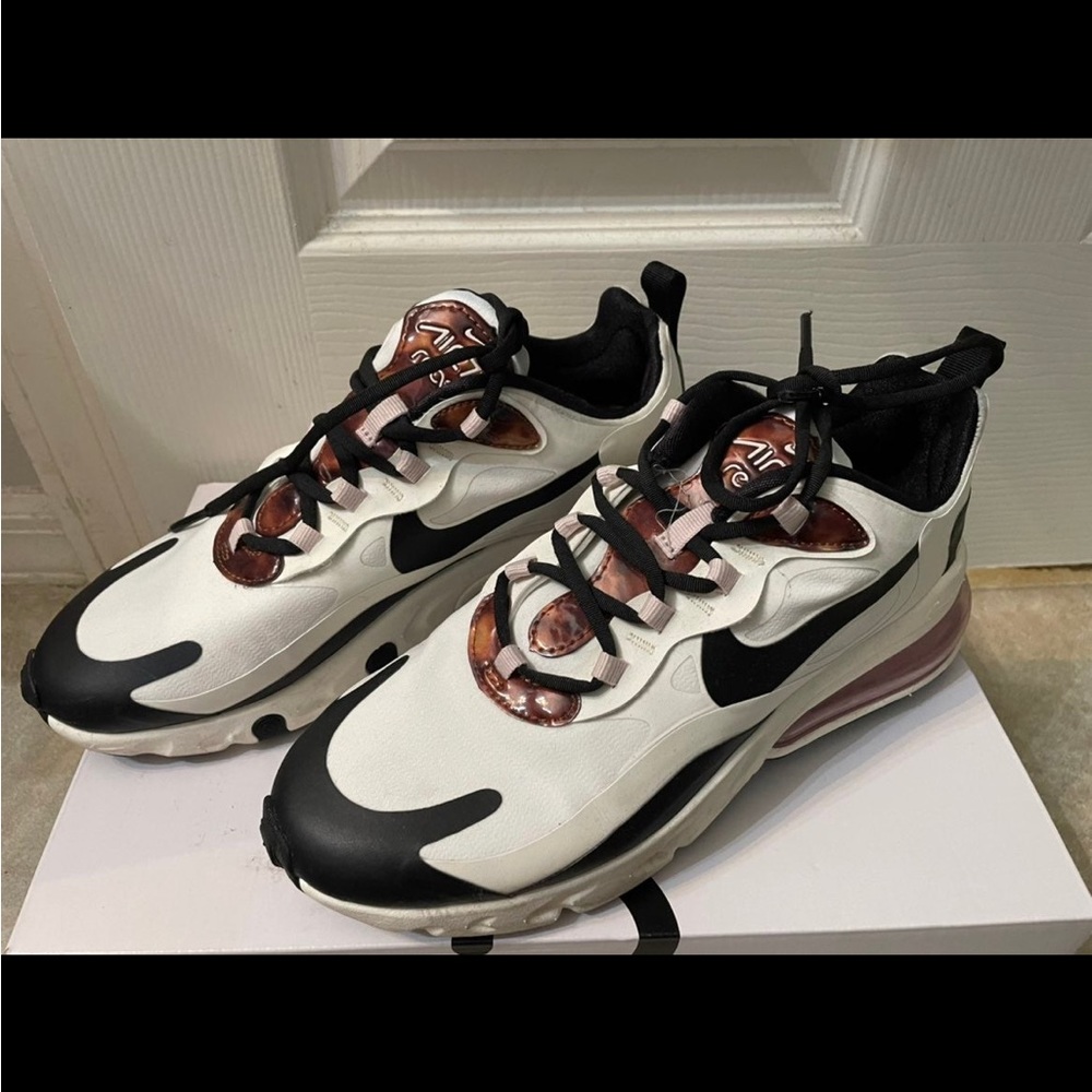 Womans Air Max 270 React - image 2